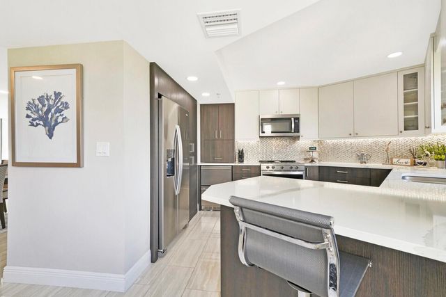 19800 Sandpointe Bay Drive 512, Tequesta, FL 33469