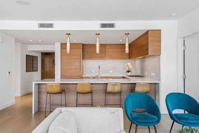 888 W E Street 2206, San Diego, CA 92101