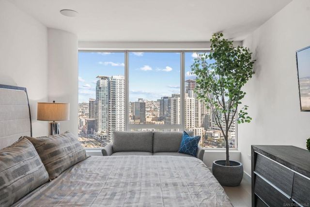 888 W E Street 2206, San Diego, CA 92101