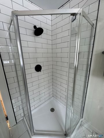 24 North Avenue, North Haven, CT 06473