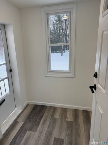 24 North Avenue, North Haven, CT 06473