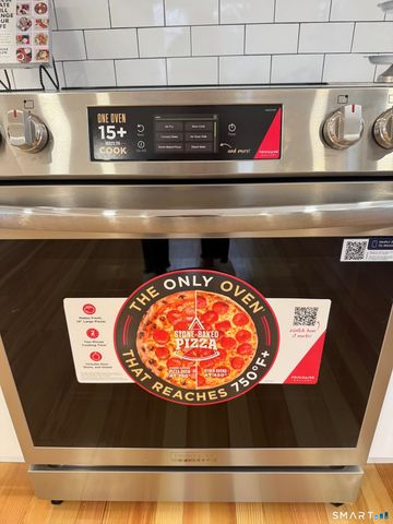 24 North Avenue, North Haven, CT 06473