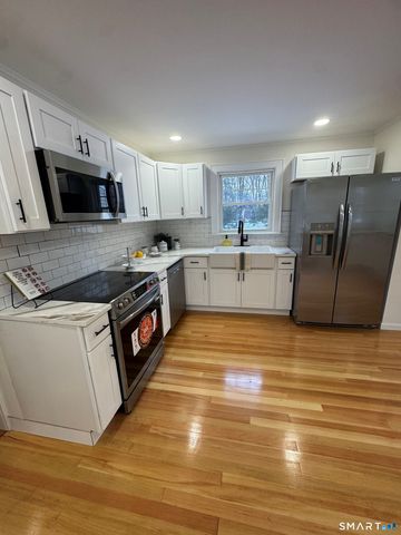 24 North Avenue, North Haven, CT 06473