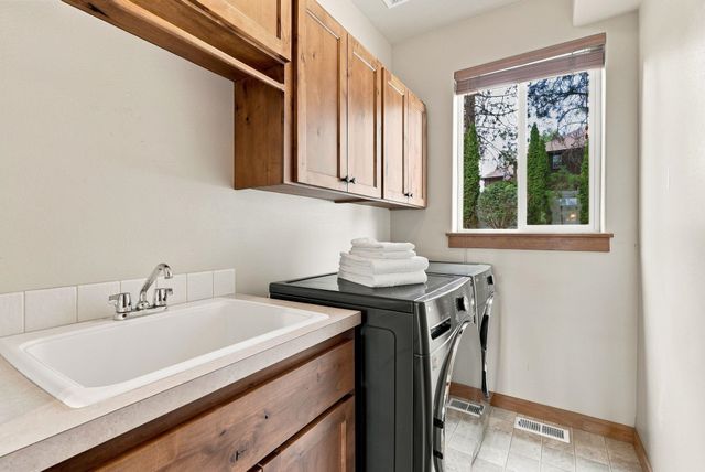 5302 S Bates Dr, Spokane Valley, WA 99206
