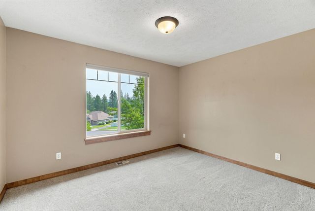 5302 S Bates Dr, Spokane Valley, WA 99206