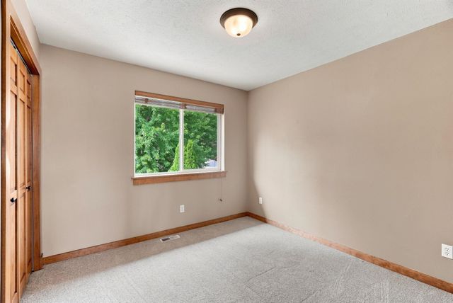 5302 S Bates Dr, Spokane Valley, WA 99206
