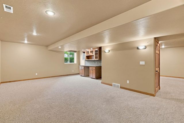 5302 S Bates Dr, Spokane Valley, WA 99206