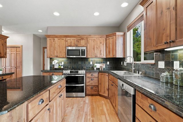 5302 S Bates Dr, Spokane Valley, WA 99206