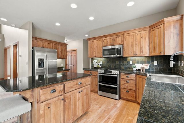 5302 S Bates Dr, Spokane Valley, WA 99206