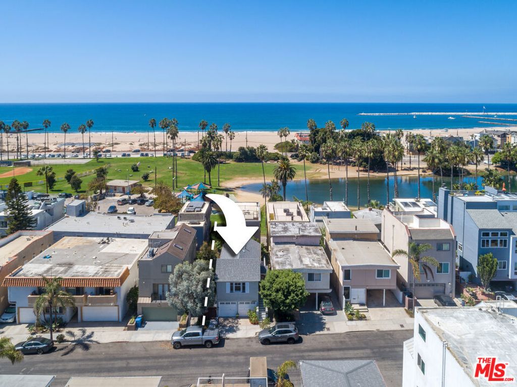 6640 Vista Del Mar, Los Angeles, CA 90293 — exterior