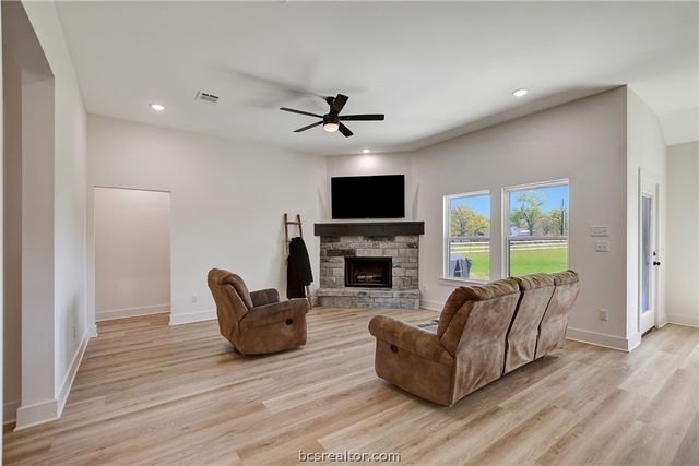 4950 County Road 128, Iola, TX 77861