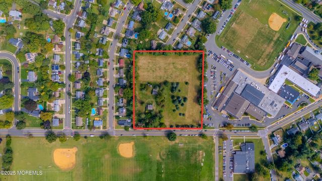 16 Robertsville Road, Freehold, NJ 07728