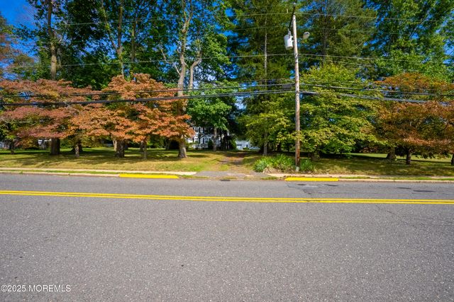 16 Robertsville Road, Freehold, NJ 07728