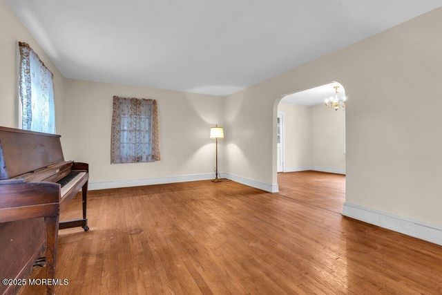 16 Robertsville Road, Freehold, NJ 07728