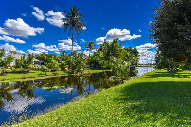 1935 Primrose Lane, Wellington, FL 33414