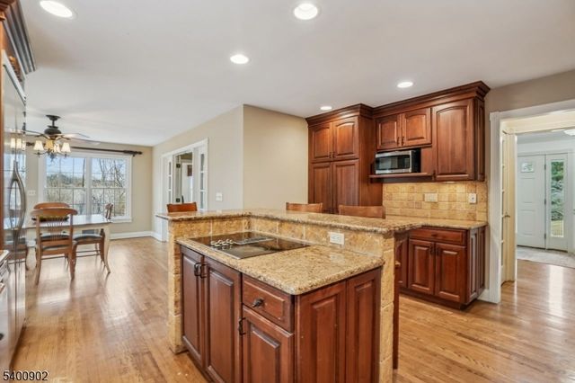 3 Spring House Rd, Bernardsville Boro, NJ 07924