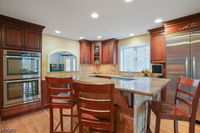 3 Spring House Rd, Bernardsville Boro, NJ 07924
