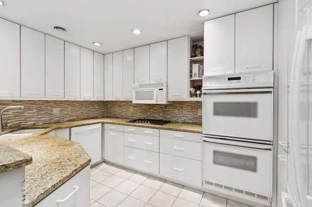 2020 N Cleveland Avenue A, Chicago, IL 60614