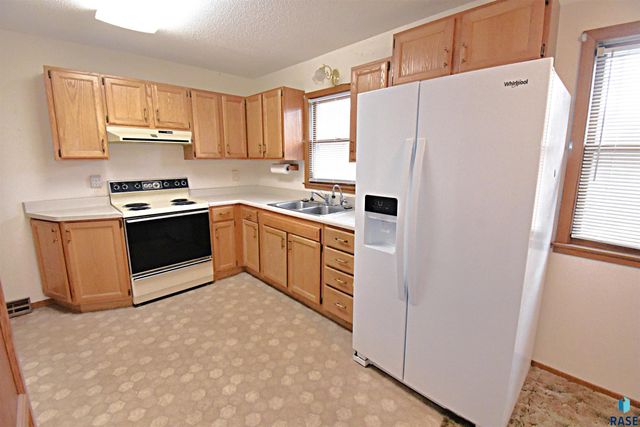 608 S Omaha Ave Avenue, Sioux Falls, SD 57103