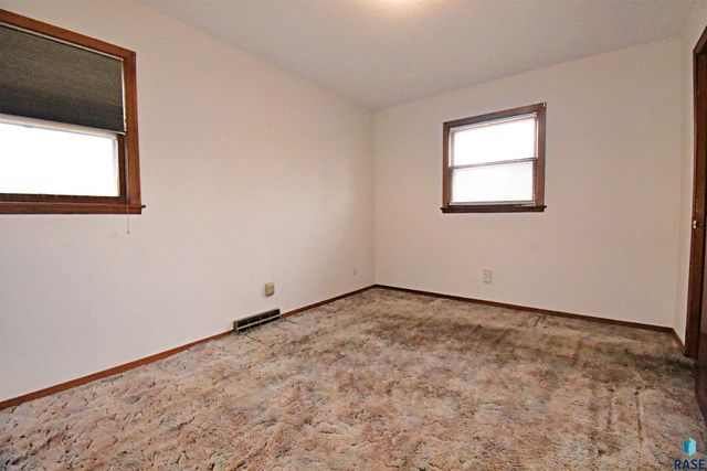 608 S Omaha Ave Avenue, Sioux Falls, SD 57103