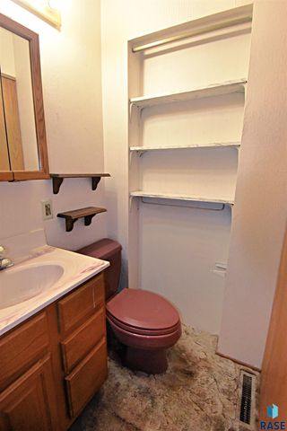 608 S Omaha Ave Avenue, Sioux Falls, SD 57103