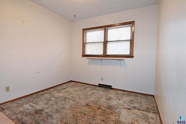 608 S Omaha Ave Avenue, Sioux Falls, SD 57103