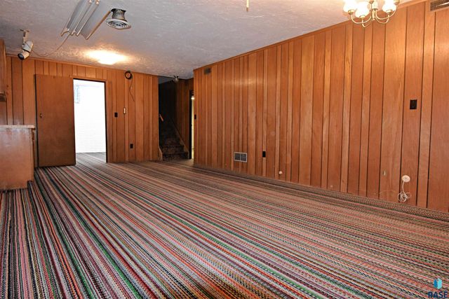 608 S Omaha Ave Avenue, Sioux Falls, SD 57103