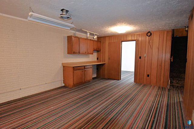 608 S Omaha Ave Avenue, Sioux Falls, SD 57103