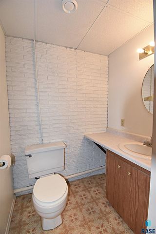 608 S Omaha Ave Avenue, Sioux Falls, SD 57103