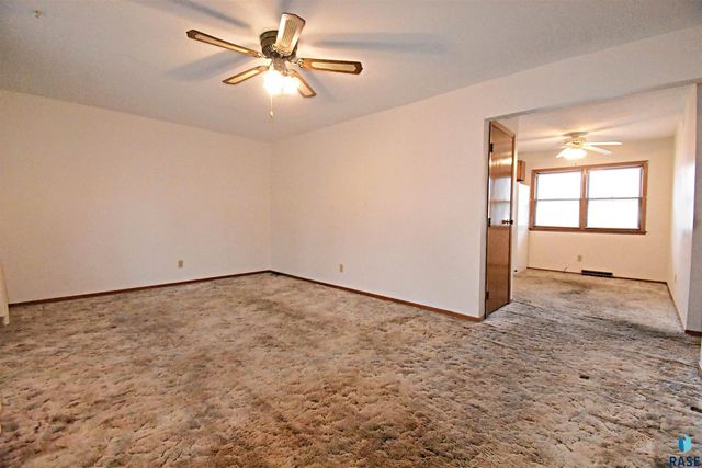 608 S Omaha Ave Avenue, Sioux Falls, SD 57103