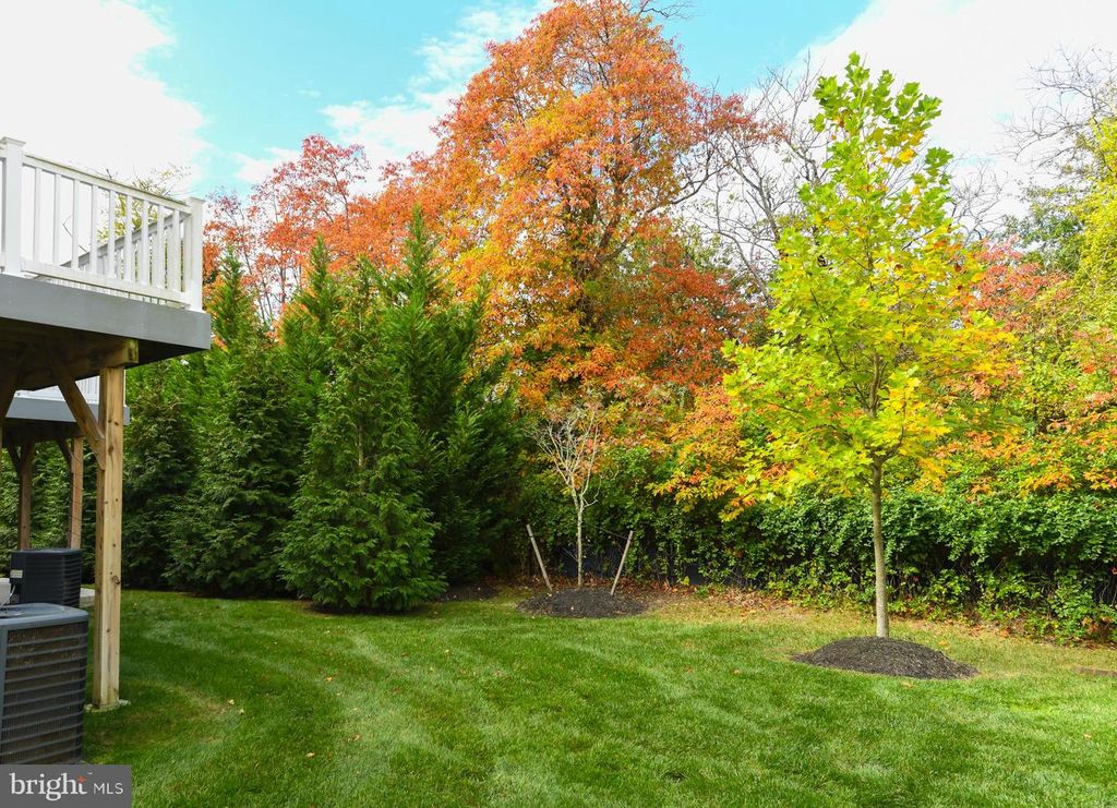 28 PEACOCK CIR, Sewell, NJ 08080