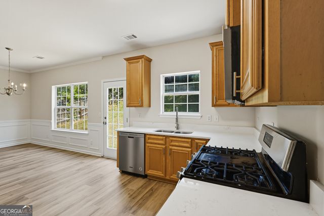 6065 Hemperly Road, College Park, GA 30349