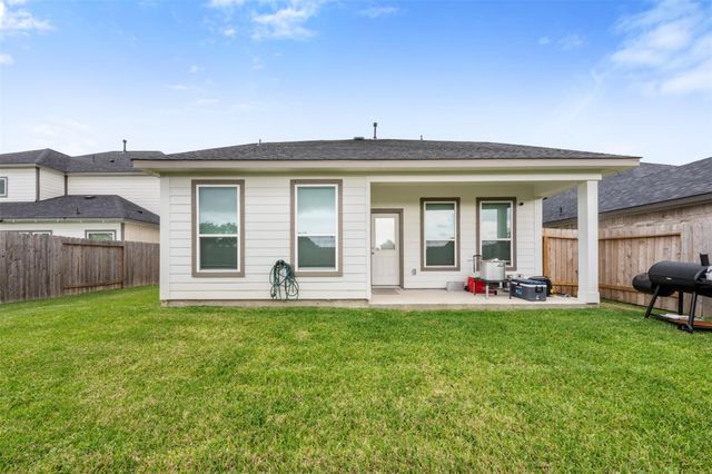 3303 Falling Brook Drive, Baytown, TX 77521