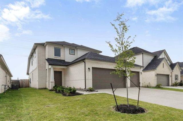 3303 Falling Brook Drive, Baytown, TX 77521