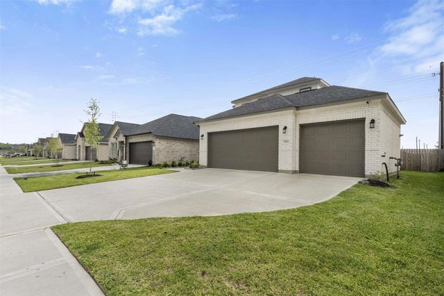 3303 Falling Brook Drive, Baytown, TX 77521