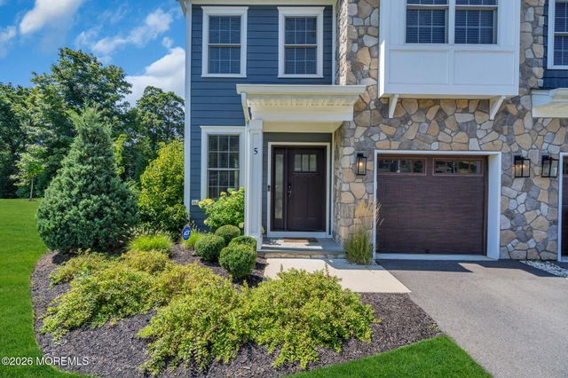 5 Samantha Way, Eatontown, NJ 07724