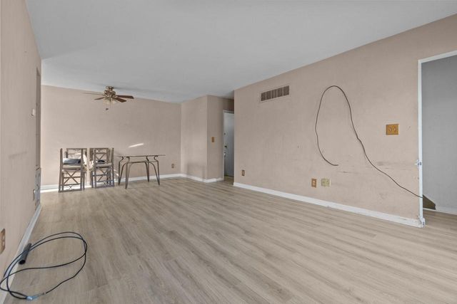 1416 W 2ND AVENUE, Oshkosh, WI 54902