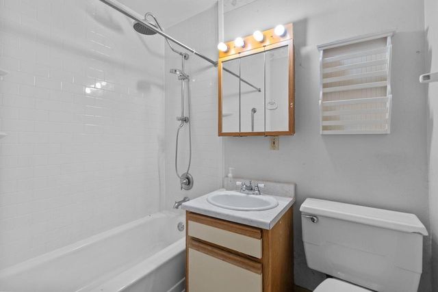 1416 W 2ND AVENUE, Oshkosh, WI 54902