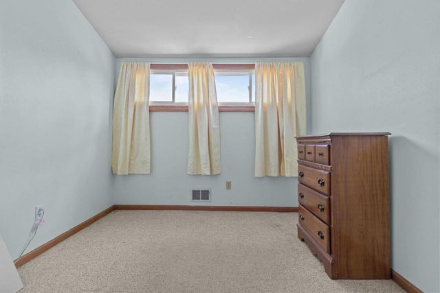 1416 W 2ND AVENUE, Oshkosh, WI 54902