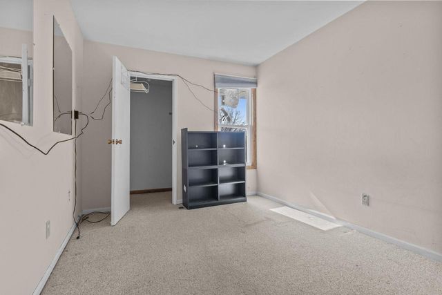 1416 W 2ND AVENUE, Oshkosh, WI 54902