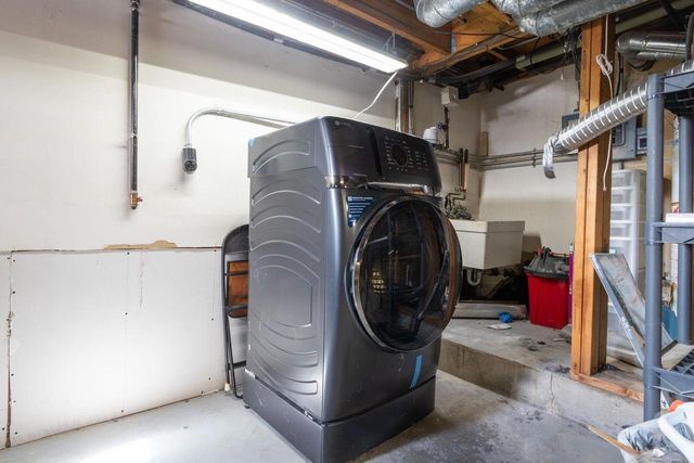 1416 W 2ND AVENUE, Oshkosh, WI 54902