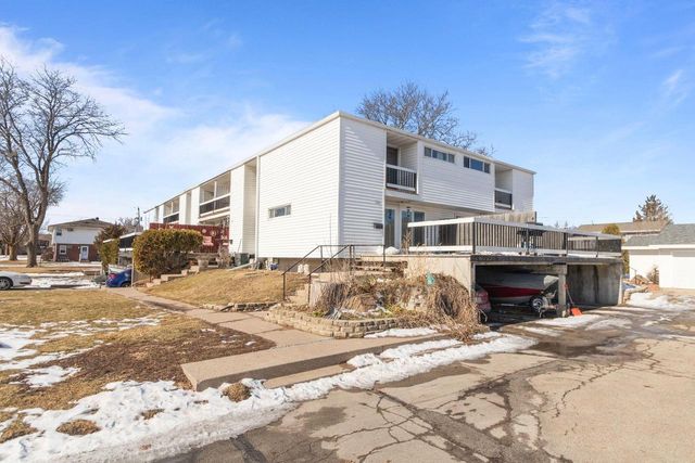 1416 W 2ND AVENUE, Oshkosh, WI 54902