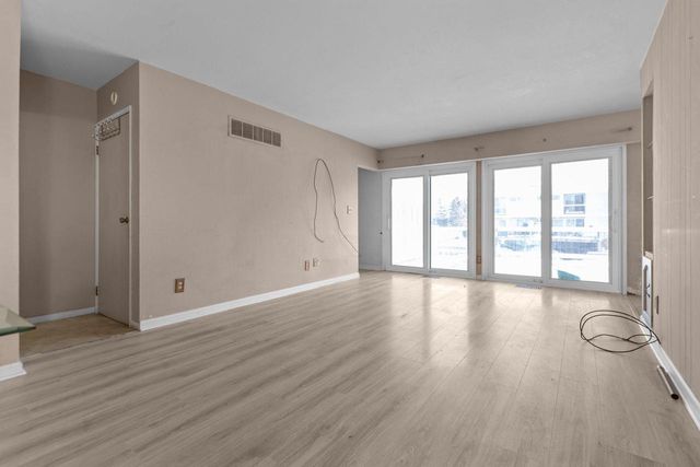 1416 W 2ND AVENUE, Oshkosh, WI 54902