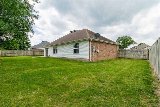 821 Topaz Street, Lowell, AR 72745