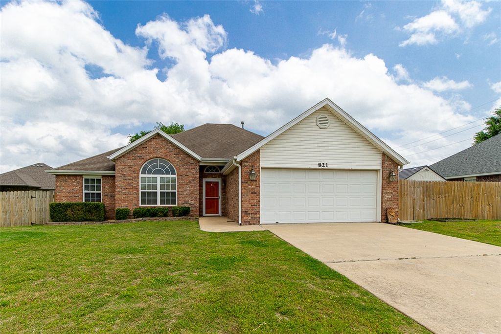 821 Topaz Street, Lowell, AR 72745