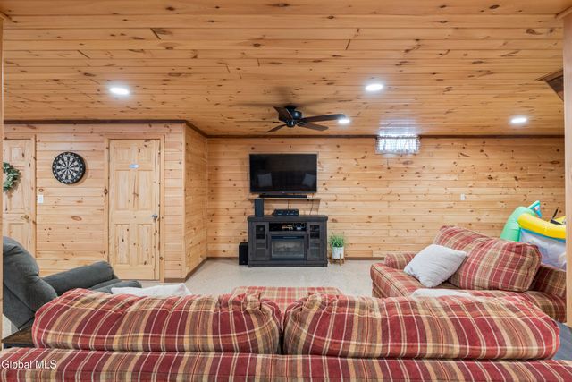 160 Bushnell Road, Mayfield, NY 12117