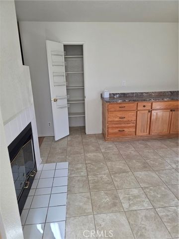 43516 32nd Street, Lancaster, CA 93535