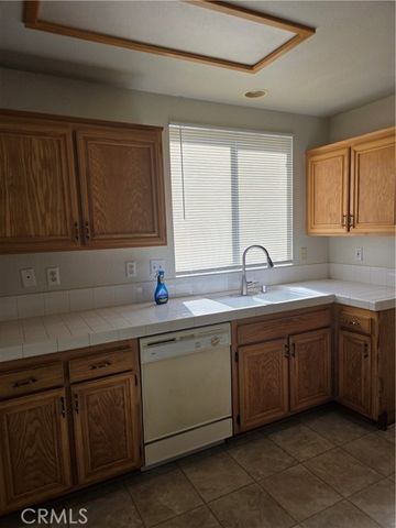 43516 32nd Street, Lancaster, CA 93535