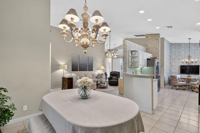 310 NW Toscane Trail, Port St. Lucie, FL 34986