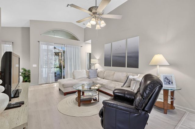 310 NW Toscane Trail, Port St. Lucie, FL 34986